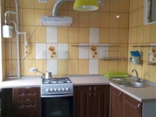 Продаю 1 кім квартиру Космонавтів (Смазочні) 3/5, 32/17/6, ремонт