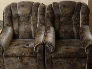 Продаются 2 раскладных кресла