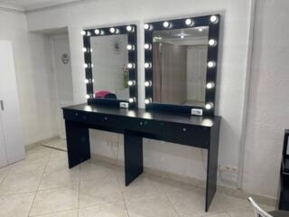 Стол для визажиста