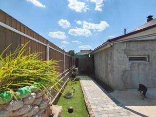 Уютный каменный дом в ближнем хуторе — практически в черте города.