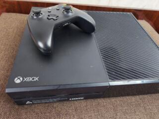 Xbox one 500gb 1 оригинальныq джойстик. 1 диск с игрой maincraft.