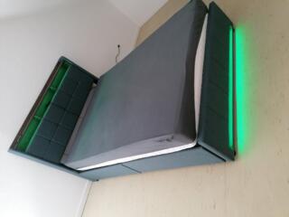 Продам современную двуспальную кровать с подсветкой и ящиками