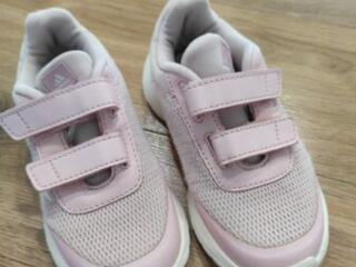 Продам кроссовки Adidas