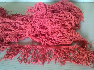 Pentru 23,5 m. de franjuri, preț - 120 lei. / За 23,5 м. бахромы, цена