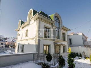 Se oferă spre chirie casă în sectorul Centru cu amplasare reușită în .