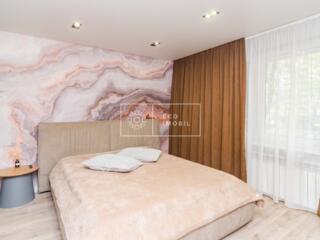 Spre vânzare apartament cu două odăi și living, în bloc secundar, ...