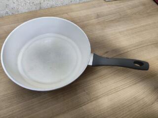 Продам отличная сковородка, цена 250 р.