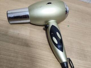 Продам отличный, хороший фен, цена 300 р.