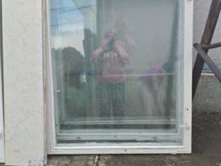 Оконные рамы и дрова