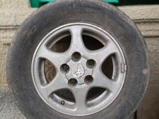 Литые оригинальные диски toyota с резиной