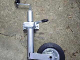 Продам опорное колесо и замки борта прицепа