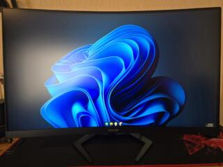 Продам изогнутый монитор 27 дюймов Full-HD 165Hz тип матрицы: VA