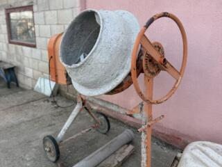 Продаю бетономешалку