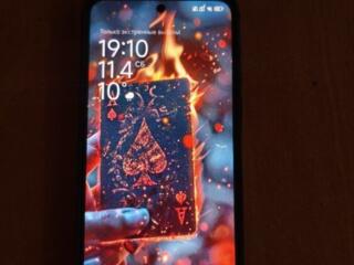 Продам Redmi 12 8/128 + 2 защитки и чехол