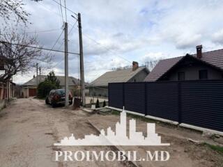 Vă propunem spre vânzare această casă,în Buiucani, str. Codrilor, cu .