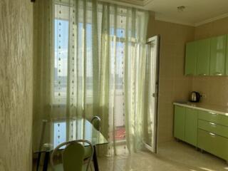 Без комиссии от собственника сдам современную квартиру в Альтаире-1