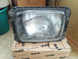 Продам левую фару б/у на бус Мерс 207-410.