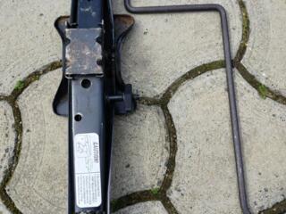 Домкрат для авто