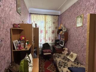 3 к. кв. 2/2 эт. 60 м. кв. Район муз. драм театр - ул. Даля