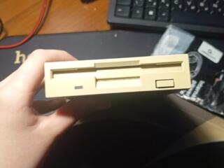 Флопи драйв