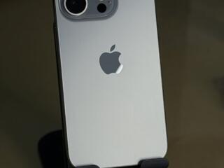 Продам IPhone 15 Pro 256 GB Natural Titanium