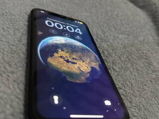 Продам iPhone Xr