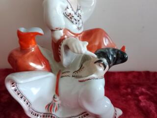 Продам, обмен Фарфоровые Статуэтки времен СССР, Казаки и казачки.