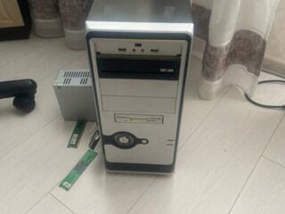 Продам компьютер на запчасти за 100р