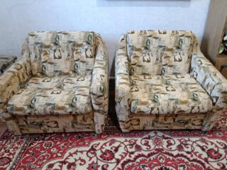 Кресла не раскладные 2 шт.