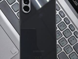 Samsung Galaxy A56 (8+8/256) отличный