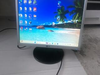 Продам монитор LG 17 дюймов всего за 50р