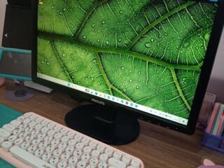 ПРОДАМ Комплект из 2-х мониторов (LG 22" Full HD + Philips 19")