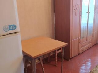 Сдам комнату с ремонтом в коммунальной квартире на ул. Героев Крут.