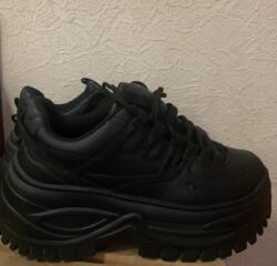 Кроссовки 39-40 размер