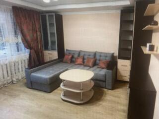 Парк АЛУНЕЛУЛ, остановка Супермаркет Fourset