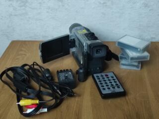 Видеокамера JVC+зарядка+кассеты, комплект документов.... Пр-ва Япония.