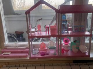 Продам кукольный домик
