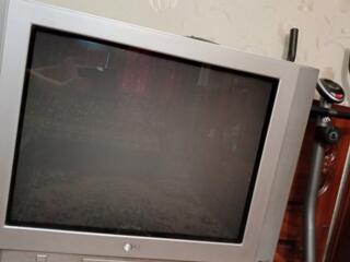 Продам недорого телевизор