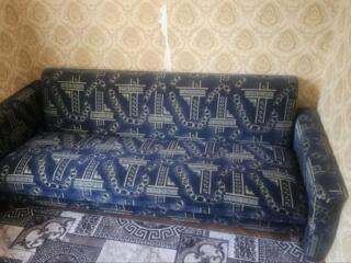 Продам диван книжку. 200 рублей.