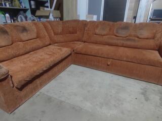 Диван угловой.