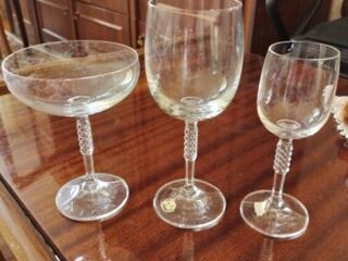 Бокалы рюмки 6шт по 40р 6шт по 35р 6шт по 30р бокальчики по 15р на