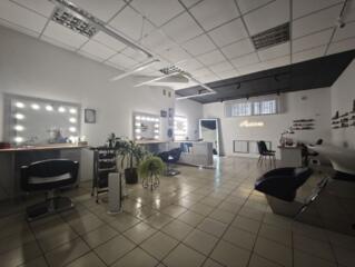 Требуется парикмахер