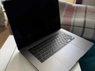 Продам макбук Apple MacBook Air 15,3 дюйма