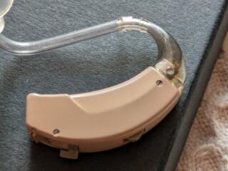 Продам слуховой аппарат