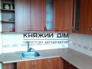 Трикімнатна квартира , пр-т Академіка Палладіна, м. Академгородок 5 ..