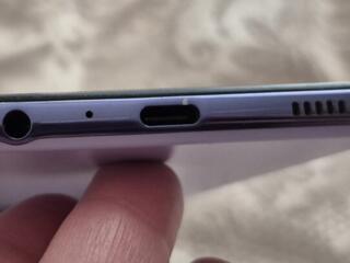 Продается Samsung Galaxy A52 — отличное состояние!