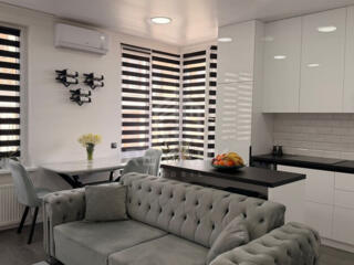 Chirie apartament cu priveliște deosebită spre pădure, în Complexul ..