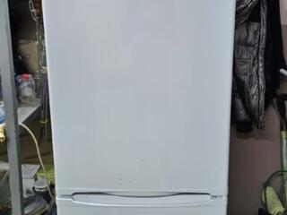 Продам холодильник Indesit