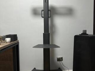 Мобильная стойка для телевизора и не только