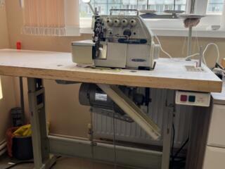 Продаётся профессиональная промышленная швейная машина — четырёхниточн